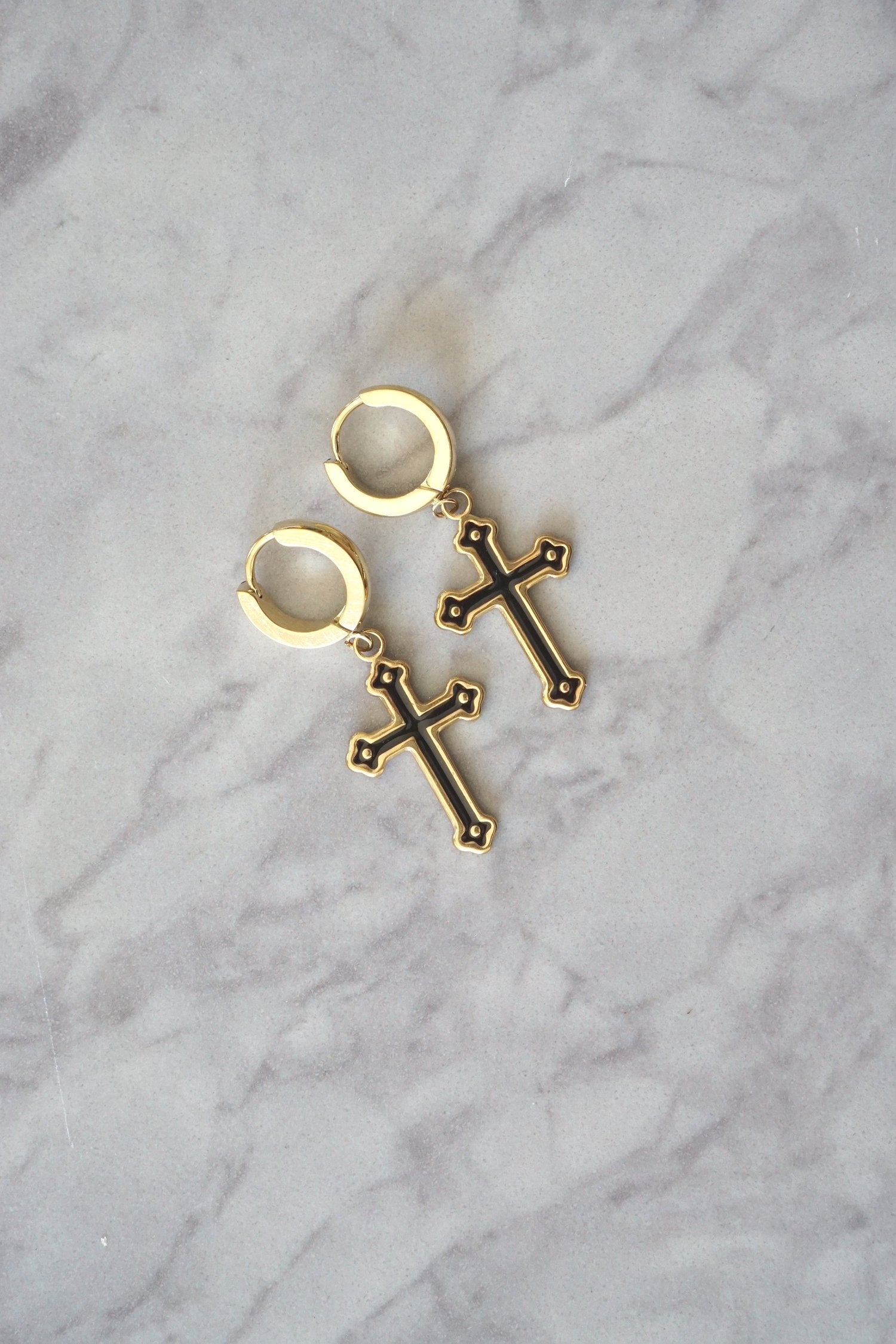 Nila Black Cross 18 k Gold plated Earrings