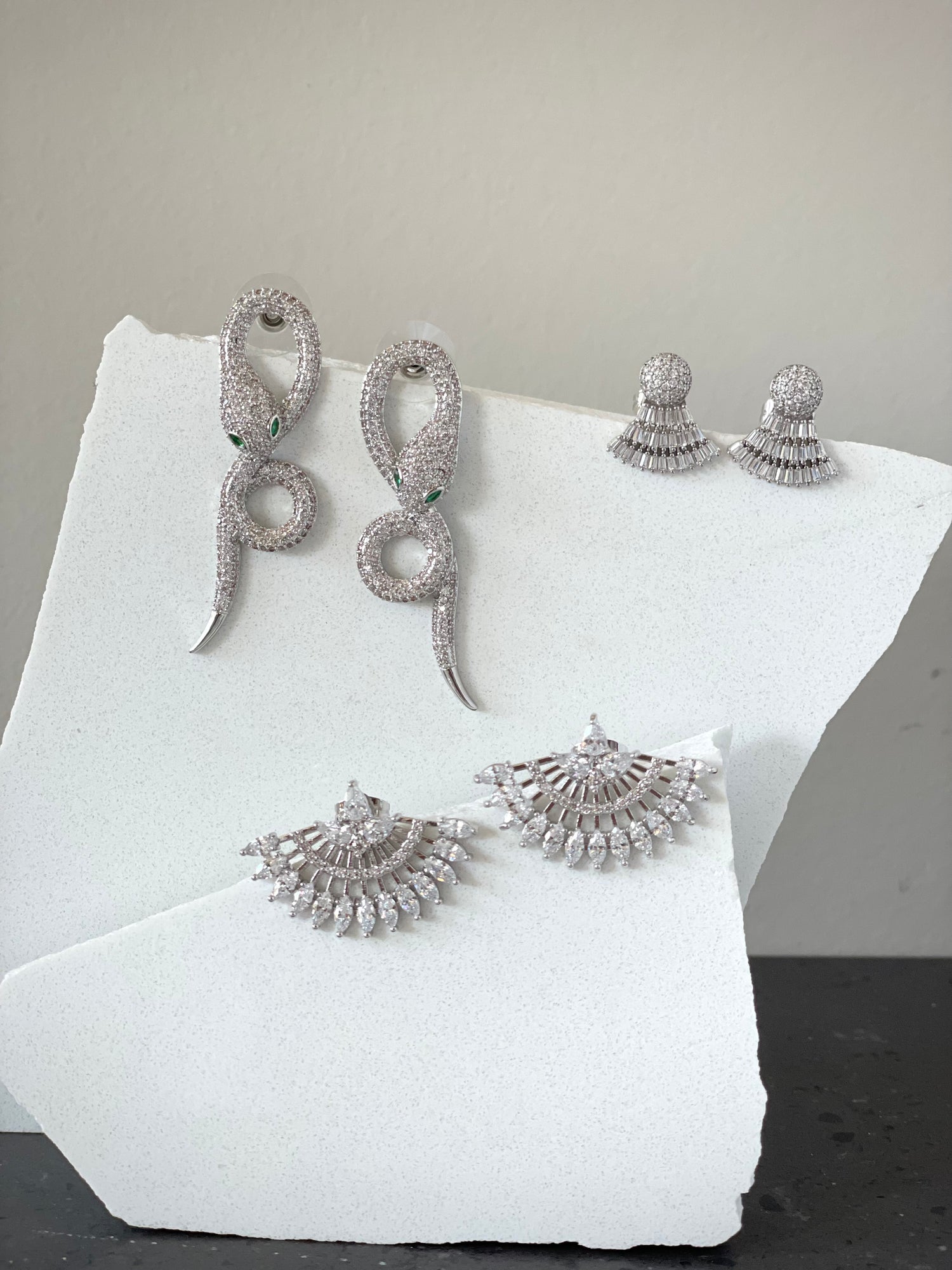 Paloma Flair earrings - Platinum plated