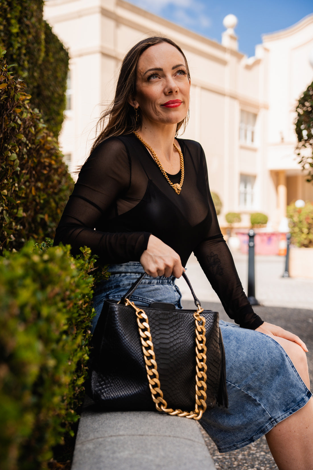 Leather Handbag with gold chain - Marlene Black