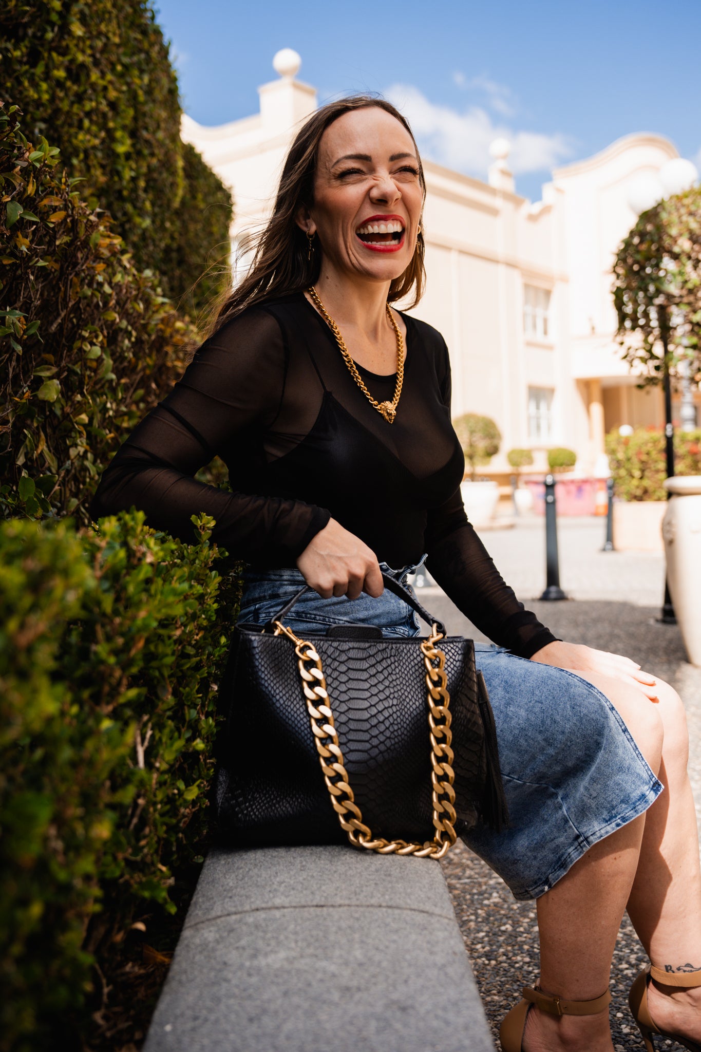 Leather Handbag with gold chain - Marlene Black