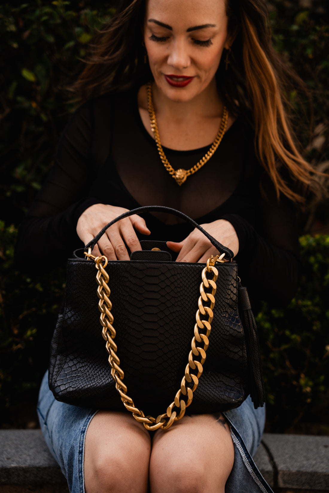 Leather Handbag with gold chain - Marlene Black