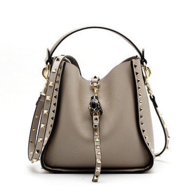 Studded leather bucket bag - Inka Taupe