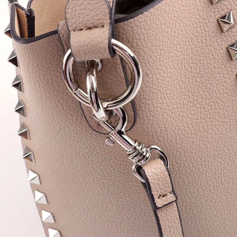 SOLD OUT Studded leather bucket bag - Inka Taupe Silver