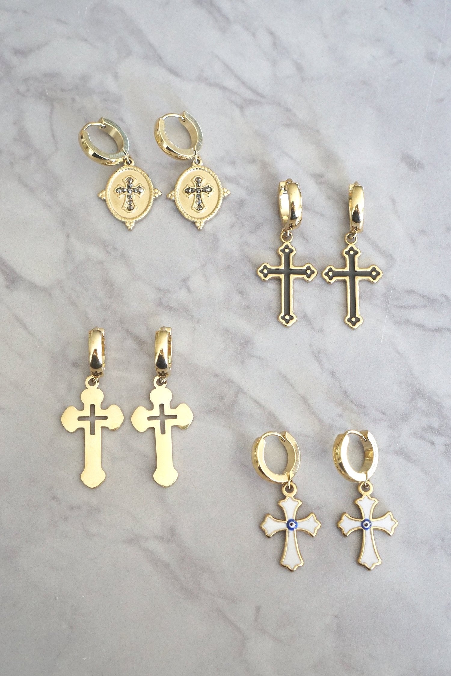 Nila Black Cross 18 k Gold plated Earrings
