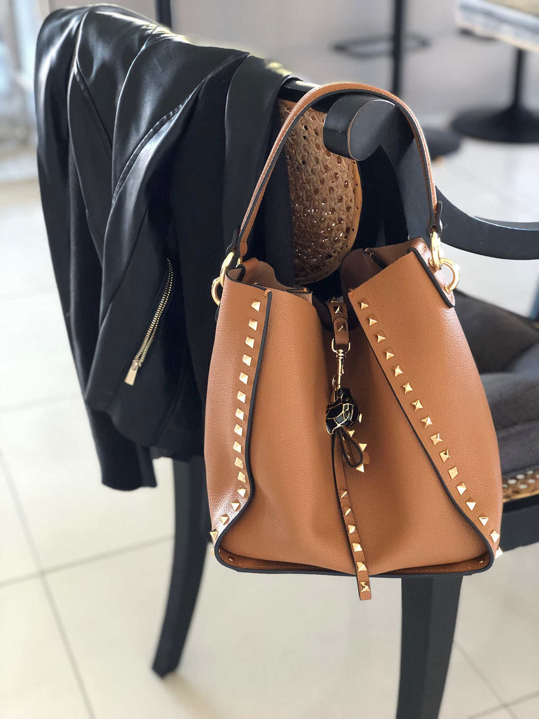 SOLD OUT Studded Leather Bucket bag - Inka Tan