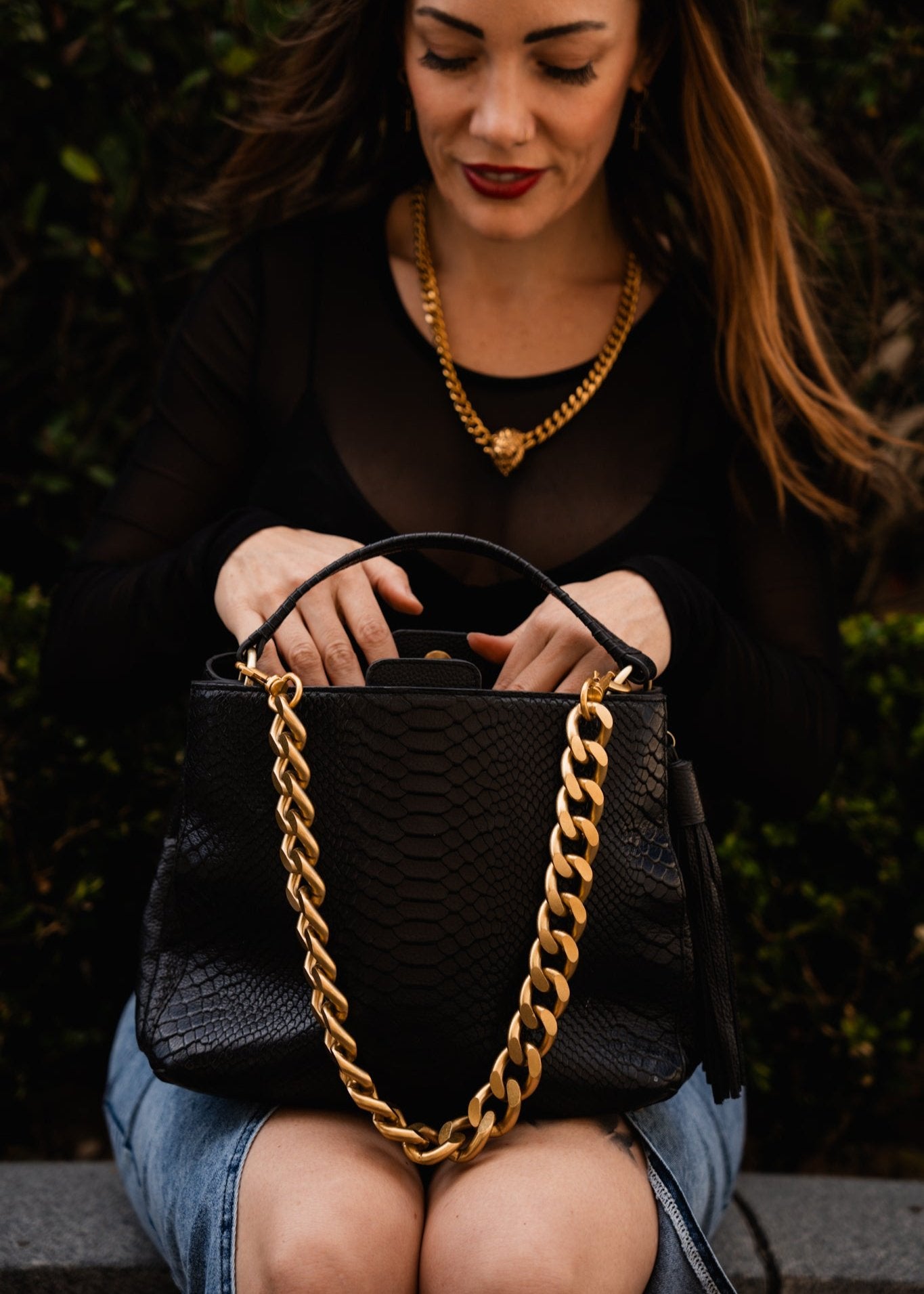 Leather Handbag with gold chain - Marlene Black